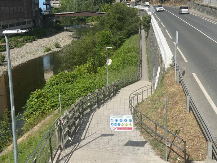 Barikura arte itxita egongo da Pilarreko zubirako sarbidea