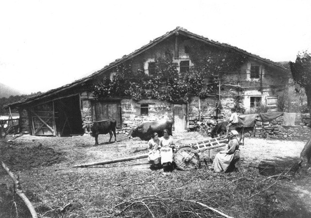 Estakua Goiko baserria