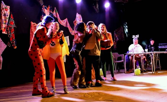 Zabalik dago inauterietako Bertsio Gauerako izena emateko epea