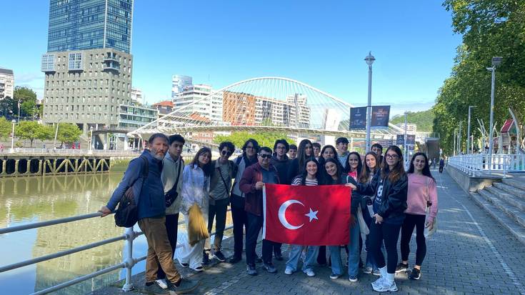 Bretainiako, Martinikako eta Istanbulgo ikasleak Elgoibarren dira egunotan