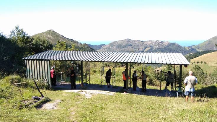 Larraskandako tiro eremua itxi izanari buruz Gipuzkoako Ehiza Federazioak idatzitakoei erantzun die Mendaroko Udalak