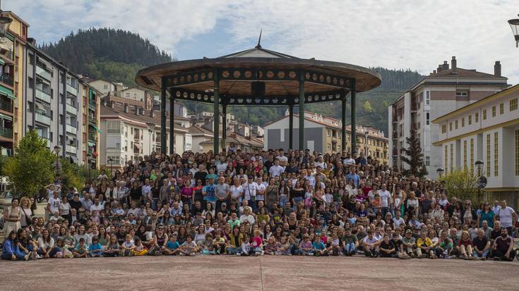 Euskal Birusaren bazkidetza kanpainarako irudia atera dute