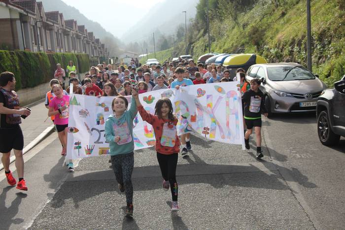 Korrika ofizialaren faltan, Korrika Txikiarekin konformatuko dira Mendaron