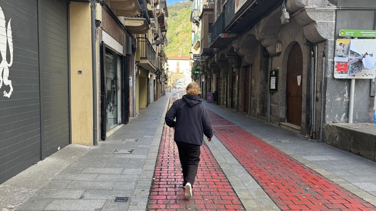 Koskatxo bat behera egin du langabeziak