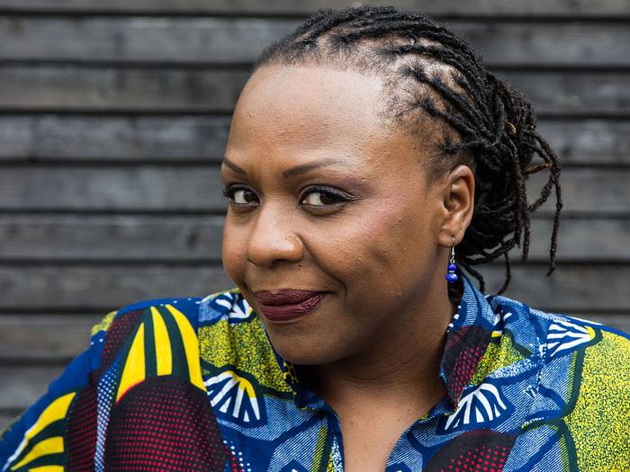 'Las vidas secretas de las esposas de Baba Segi' liburuaz ariko dira Irakurketa Klubean