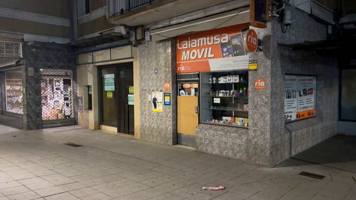 Gizon bat atxilotu zuten atzo Ermuan, denda batean lapurreta egin ostean