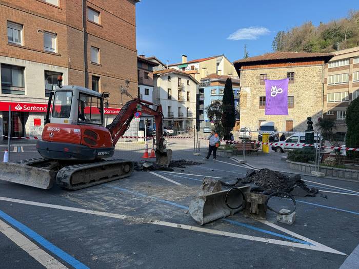 Hasi dituzte Kalebarreneko transformazio elektrikorako zentroa lekuz aldatzeko lanak