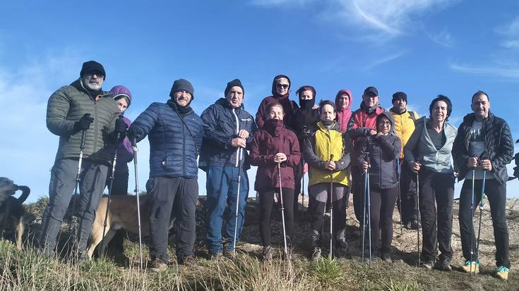 Urteberri egunez mendietara igotzeko ohiturari eutsiz