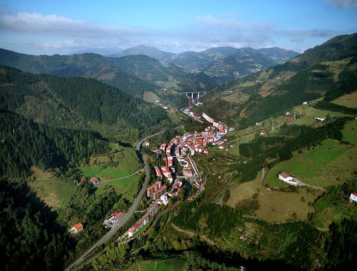 Soraluzeko EAJ-PNVk positibotzat jo du Udalak, azkenean, udalerrian amiantoa duten eraikinen errolda egiteko azterlanari ekitea