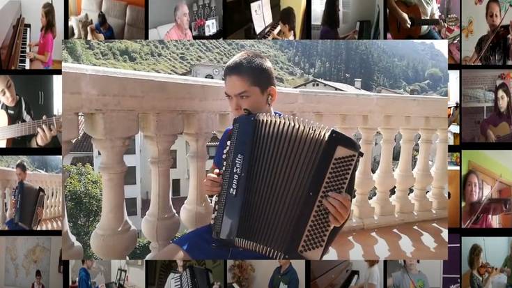 Konfinamenduan ikasleek etxean grabatutako bideoak zabaltzen hasi da Mendaroko Ameikutz Musika Eskola
