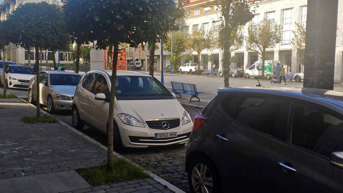 Herriko Enparantzan trafikoa gutxitzeko dituen asmoak azaltzeko bilera egingo du Mendaroko Udalak