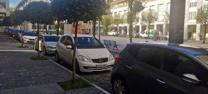 Herriko Enparantzan trafikoa gutxitzeko dituen asmoak azaltzeko bilera egingo du Mendaroko Udalak