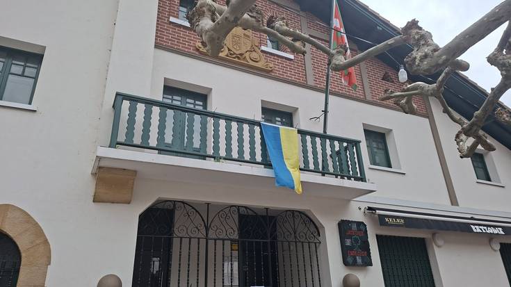 Soraluzeko EAJ/PNVk salatu du bandera Palestinarra lapurtu dutela batzokiko fatxadatik