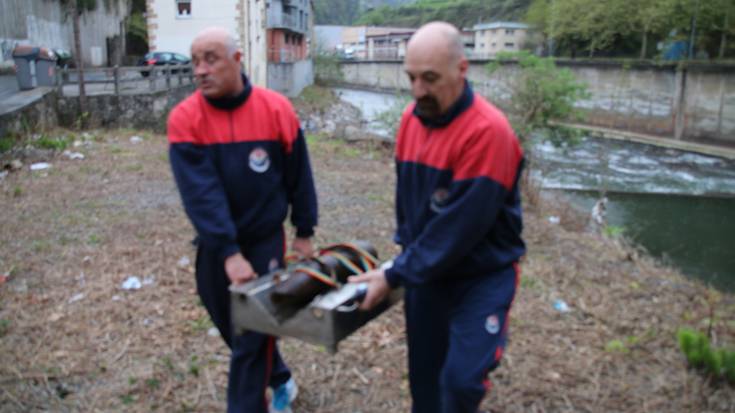 Hogei kilo inguruko obusa topatu dute Kañoi Fabrika ondoan