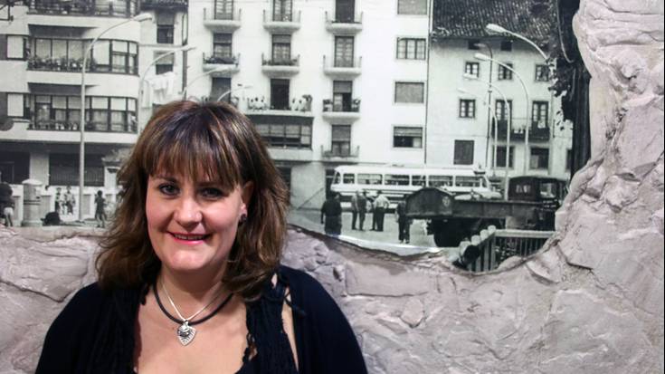 "Soraluzera etortzea katalogo bati begira aukeratu nuen" Silvia María
