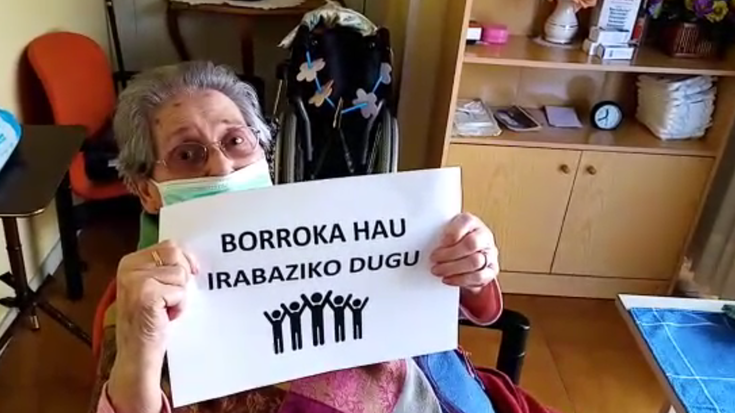 BIDEOA: San Lazaro egoitzako egoiliarrek itxaropen mezua zabaldu dute
