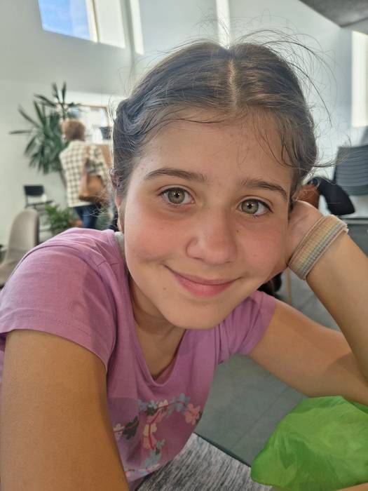 Zorionak, Sara