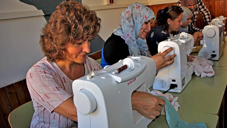 Taldea indartzeko jende berri bila dabil emakume migratzaileen Loreak taldea
