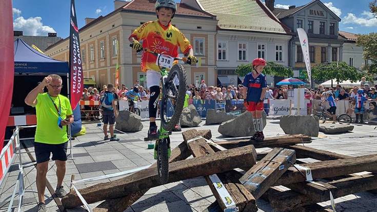 Alvaro Gimenez mendaroar gaztea munduko txapeldun trialeko bizikletan