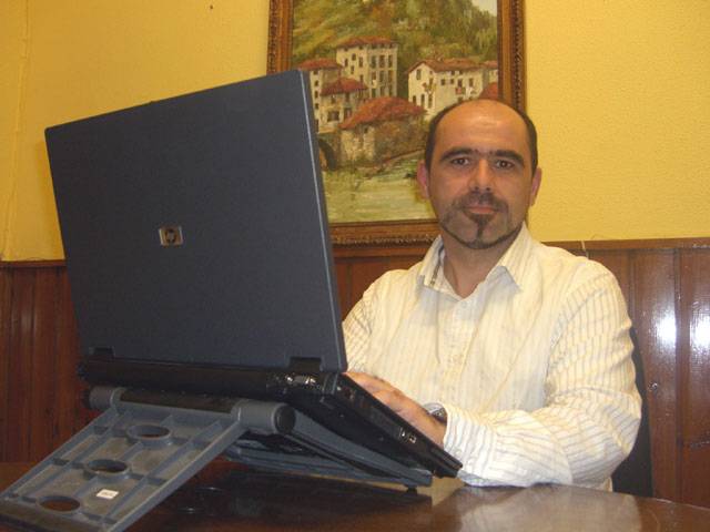 Jon Peli Uriguen, EA