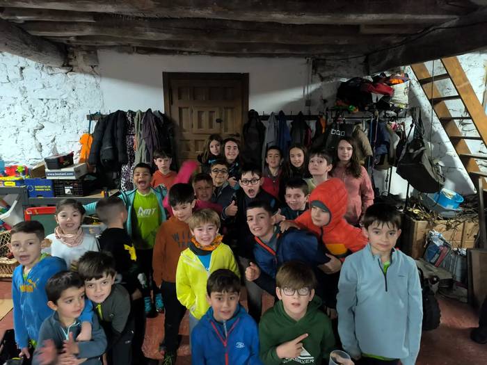 50 bat mendizale igo dira Garallutzeko tontorrera