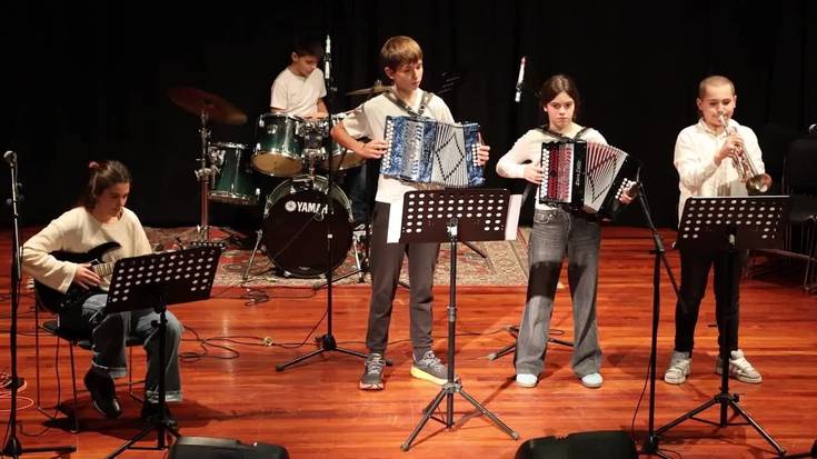 San Agustin kulturgunea bete egin da Ameikutz  musika eskolakoen Gabon aurreko jaialdian