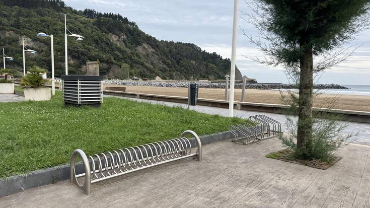 Bizikletak aparkatzeko eta konpontzeko gune berriak jarriko dituzte