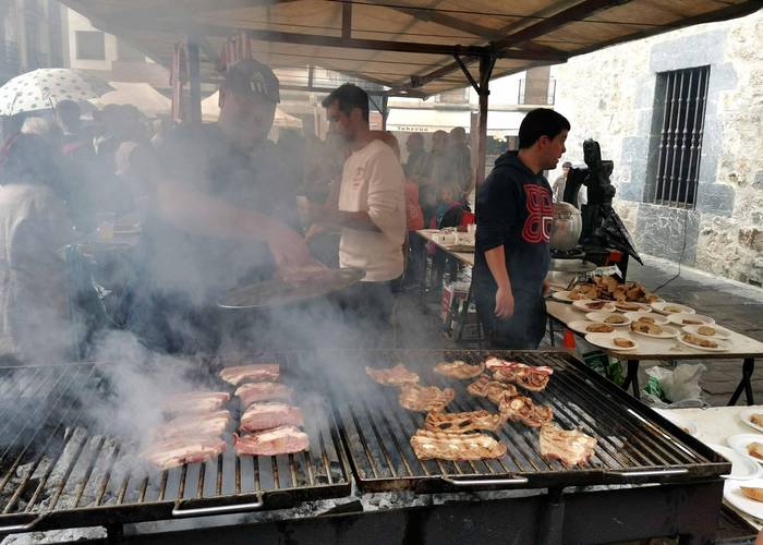 Pintxoak eta kirol arropak salduko ditu C.D. Elgoibarrek hil bukaerako azokan