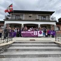 M8ko elkarretaratzea