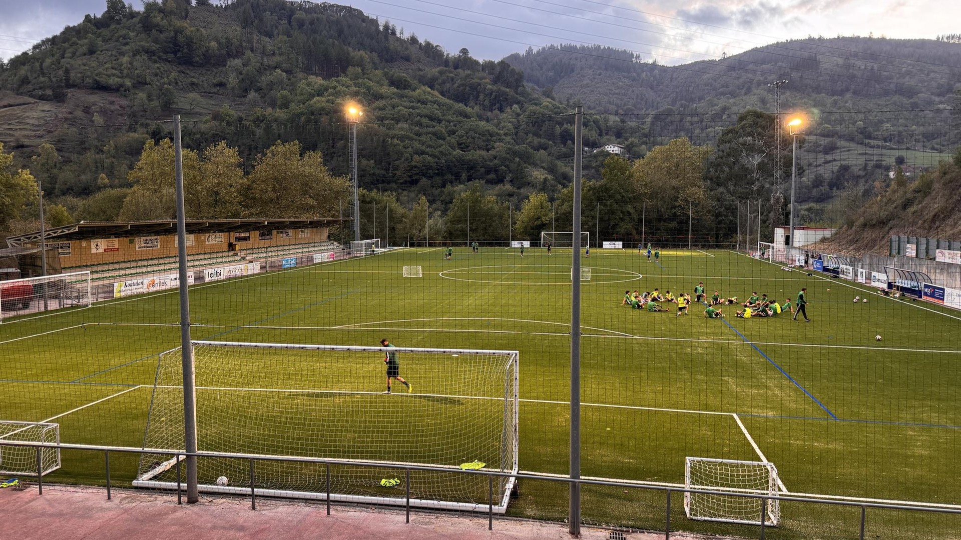 Etzi, domeka, egingo du Soraluze Futbol Taldeak 2026-2027ko denboraldiko aurkezpena