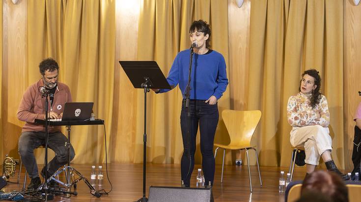 Literatura, bertsoak eta zuzeneko musika uztartu ditu “Esne berriketan” saioak
