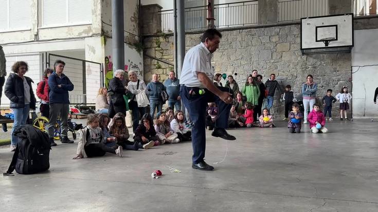 Dantzan, hegan eta biran jarri zituzten zibak