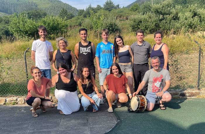 Soraluzeko Erraldoien Konpartsa: "15 eta 17 urte artekoak eta guraso gazteak animatu dira"