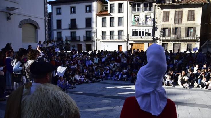 Olentzeroren eta Mari Domingiren etorrera prestatzeko bilera irekia egingo da bihar