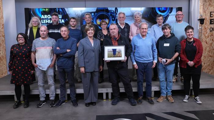 Aldundiak 2026ko egutegiaren aleak banatuko ditu zapatuan Soraluzen