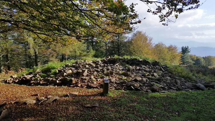 Indusketak Dolmenen Ibilbidean