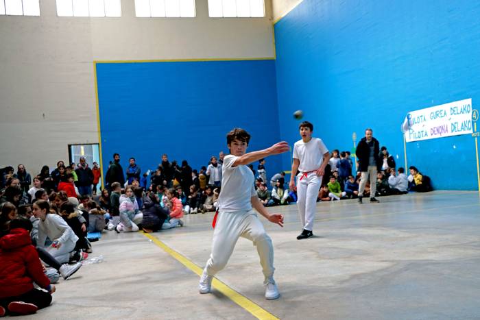 Ikastolako frontoian egingo dute zapatuan Pilota Eguna