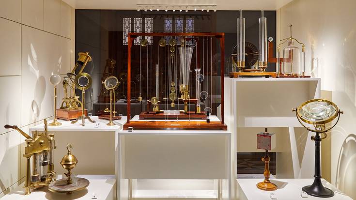Bergarako Udalak eta Laboratorium museoak programa zabala eta bisita gidatuak prestatu dituzte
