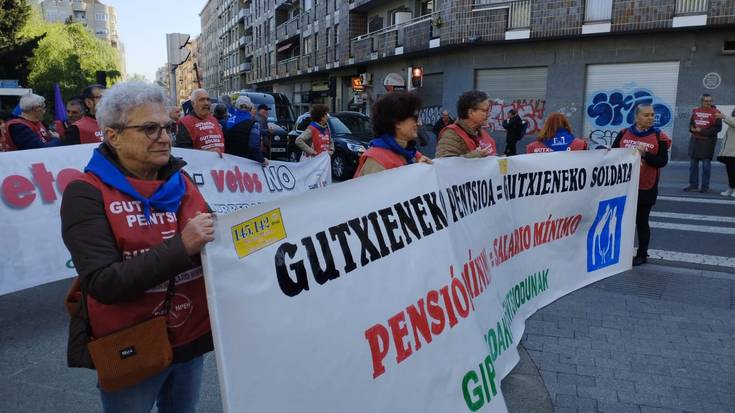 Soraluzeko pentsiodunak ere izan ziren gutxieneko pentsioen osagarria eskatzen, Gasteizen