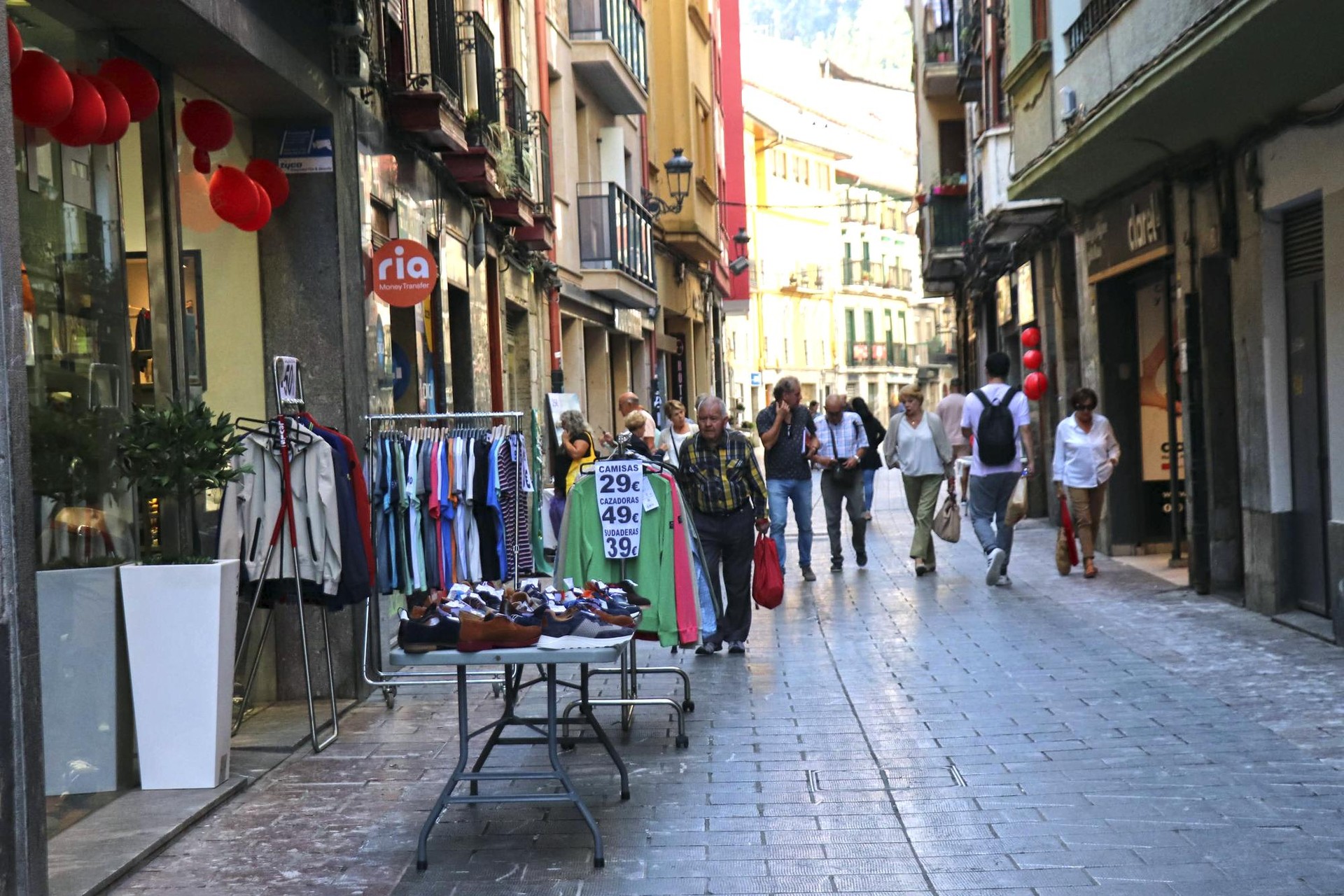 Debabarreneko merkatari eta ekintzaileentzako hiru dirulaguntza deialdien berri eman du Debegesak