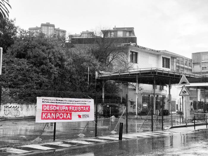 Falangea, desokupa hemen?