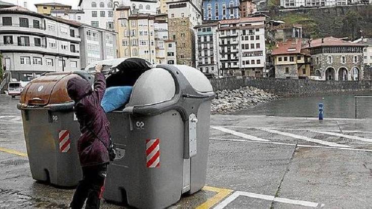 Errefusa biltzeko edukiontzi grisak jarriko dituzte urtarrilean Elgoibarren eta Mendaron