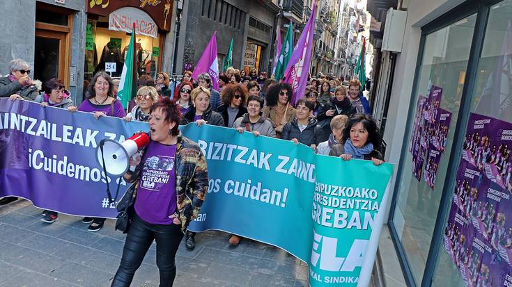 Zahar etxeetako beharginen borrokak ez du etenik