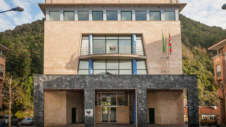 Mendaroko Udalak 88.000 euro jarriko ditu koronabirusak eragindako kalteak arintzeko eta herriko ekomomia berraktibatzeko