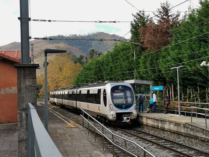 Eusko Jaurlaritzako Garraio Sailak 2,1 milioi euro inbertituko ditu Mendaroko tren geltokia hobetzeko