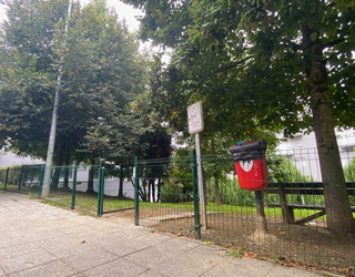Metalezko hesia jarri dute Sakonako txakur-parkean