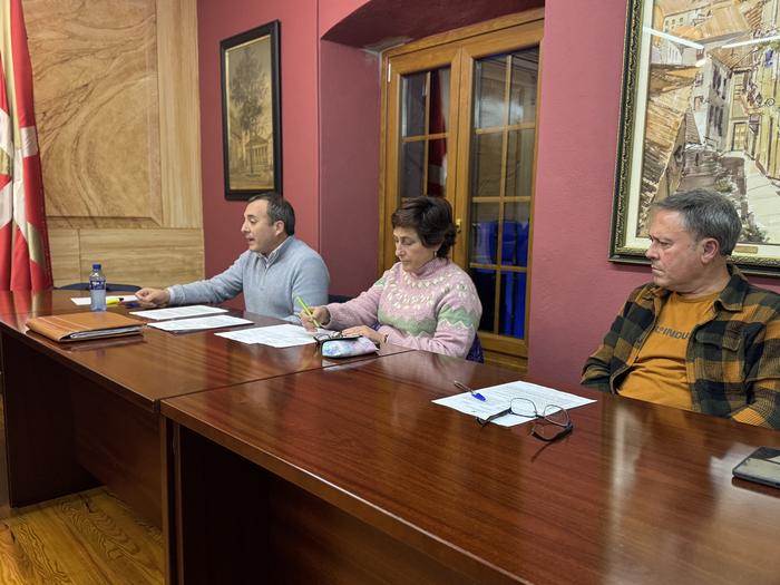 Abstenitu arren, gogor kritikatu zuen Udal Gobernuaren jarduna eta funtzionamendua Iker Aldazabal jeltzaleak