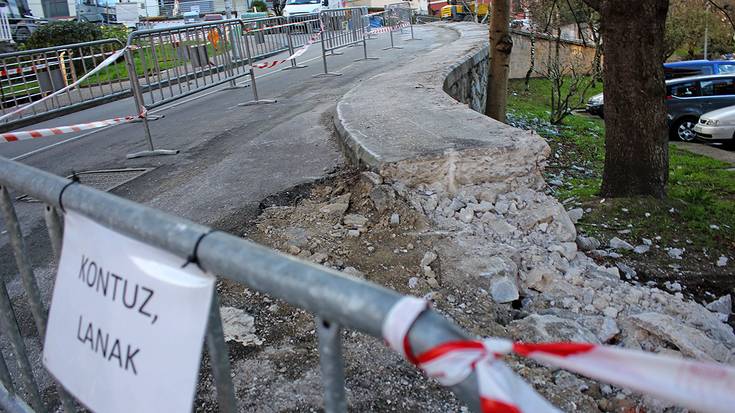 San Roke kaleko espaloiak konponduko eta zabalduko dituzte