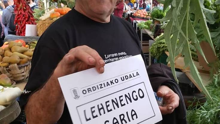 Barazki postu onenaren saria jaso dute Txillarre baserrikoek Ordizian