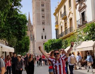 "Zoramena da Athleticeko zaleok Sevillan bizitzen diharduguna"
